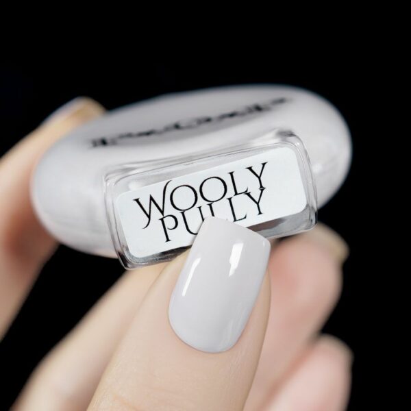 bottom of nail polish bottle with name Wooly Pully